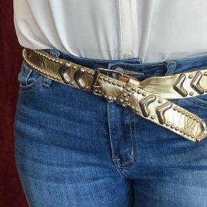 METALLIC GOLD BELT WITH NAILHEADS